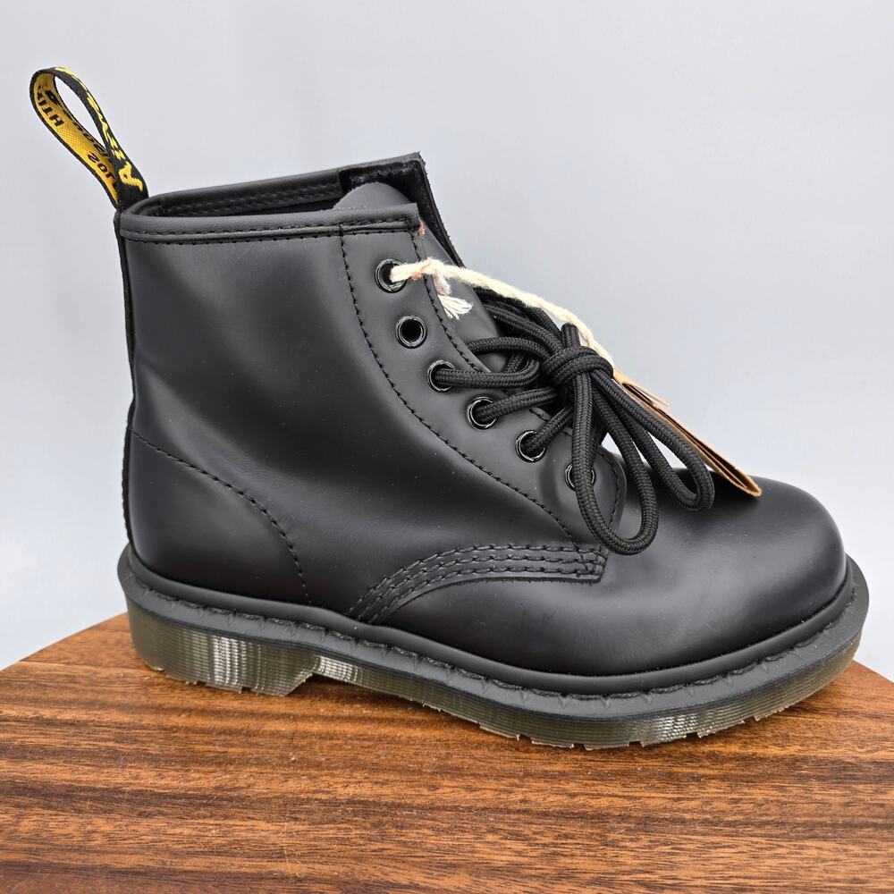 Dr Martens Boots Womens 6 Black Smooth Leather 101 6-Eye Comfort Combat Booties